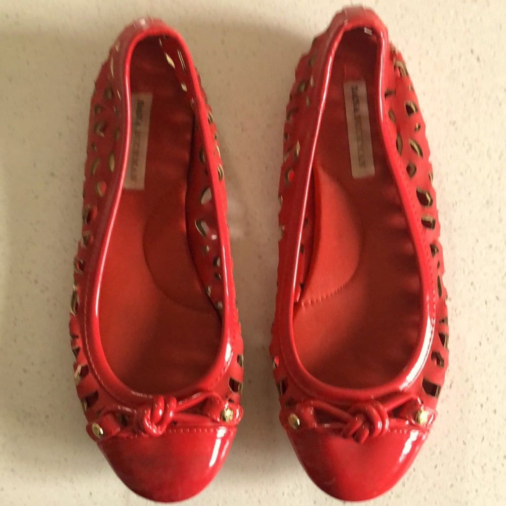 Dana Buchman Coral Patent Flats